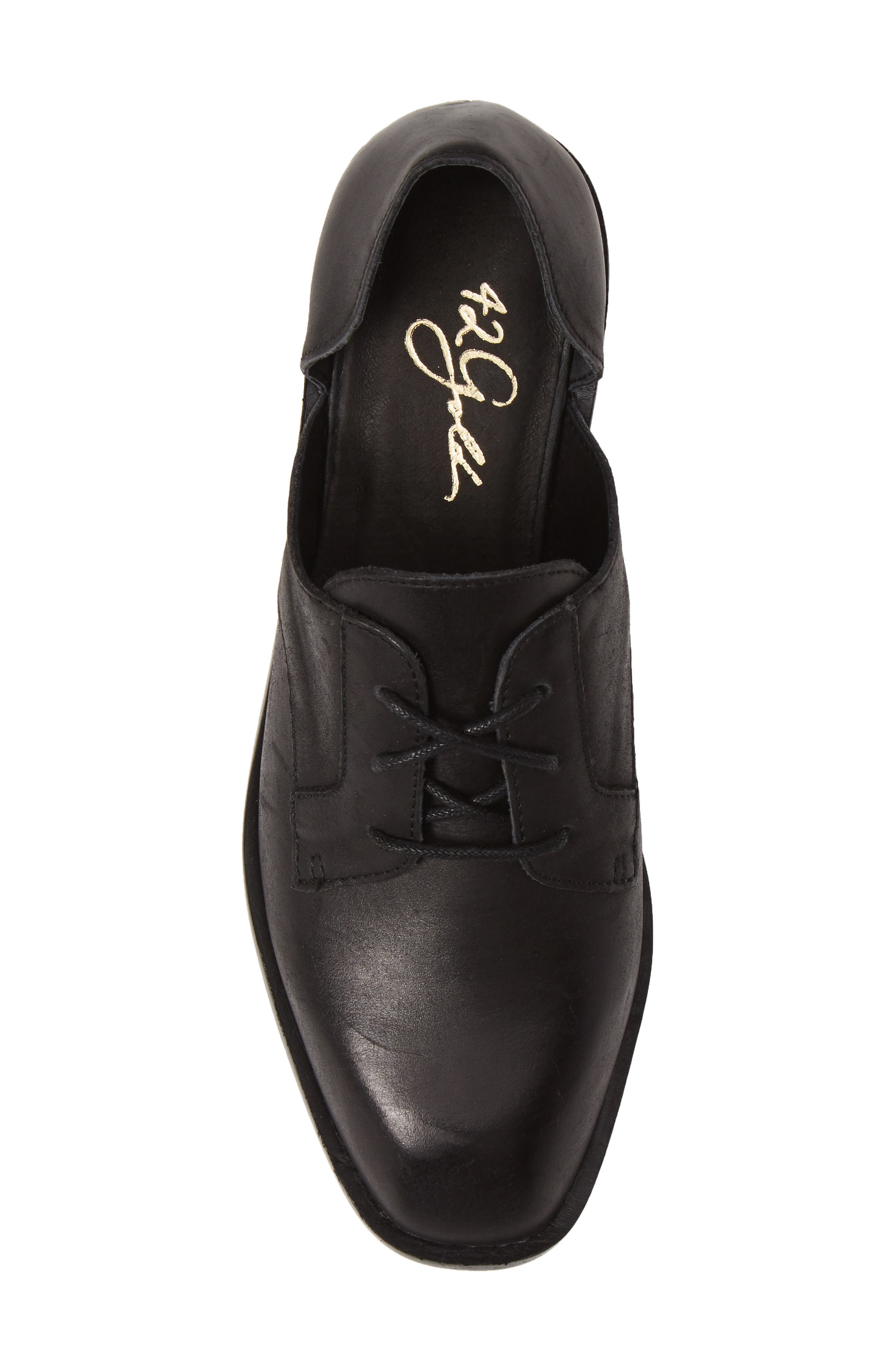 42 Gold Yours Truly Derby, Alternate, color, 