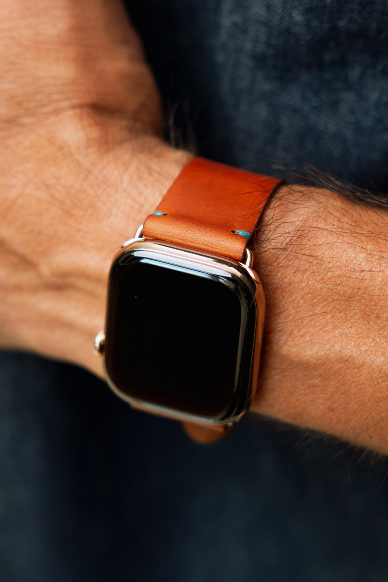 The Companion Horween Leather Apple Watch Band, Alternate, color, English Tan