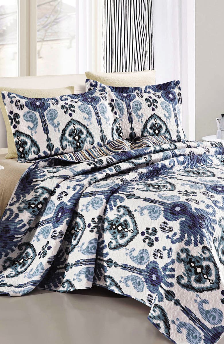 Luxury Home Paisley Print Quilt & Sham Set, Main, color, Sonja