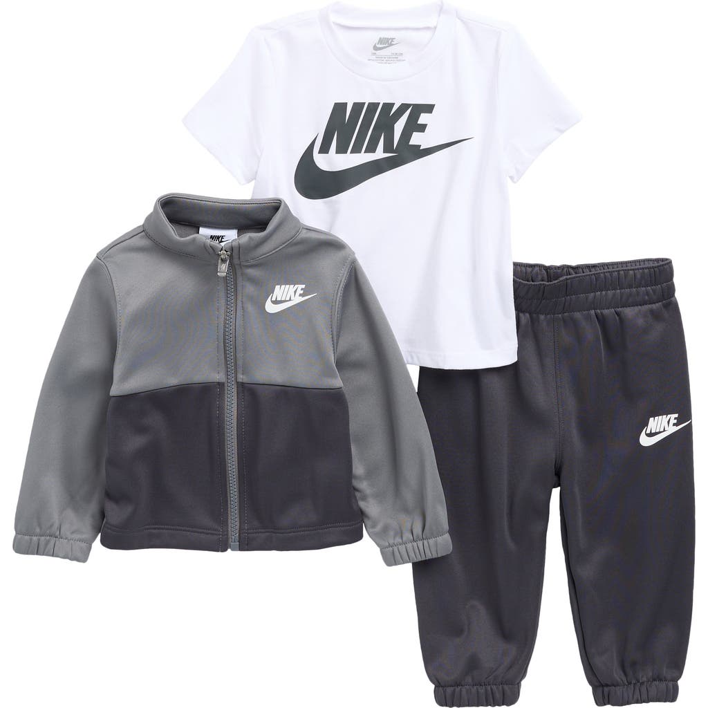 Nike 3-piece Essential Set In Multi