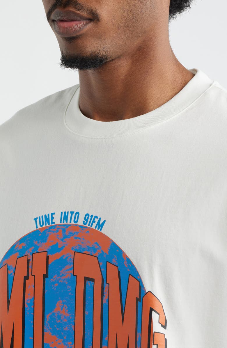 CRIMINAL DAMAGE Worldwide Radio Graphic T-Shirt, Alternate, color, Off White