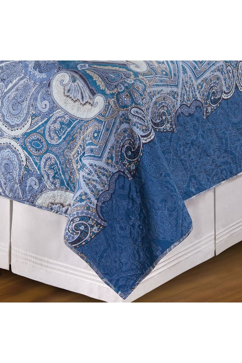 Daphne Quilt, Alternate, color, Blue