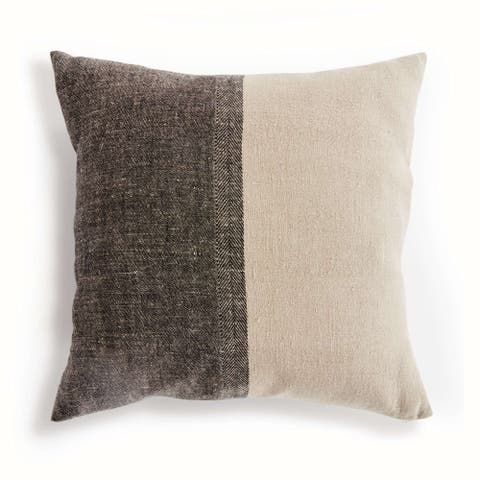 Jules Pillow 24"