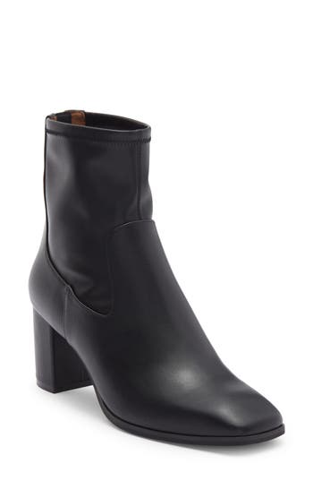 Nordstrom Rack Tatum Bootie In Black