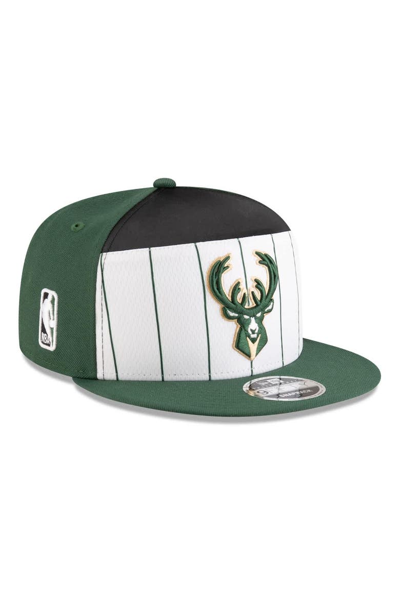 Men's New Era  White/Hunter Green Milwaukee Bucks 2025 NBA Tip Off Split Panel 9FIFTY Snapback Hat, Main, color, White