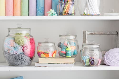 Kilner Universal Glass Storage Jar With Wooden Lid And Silicone Seal In Brown