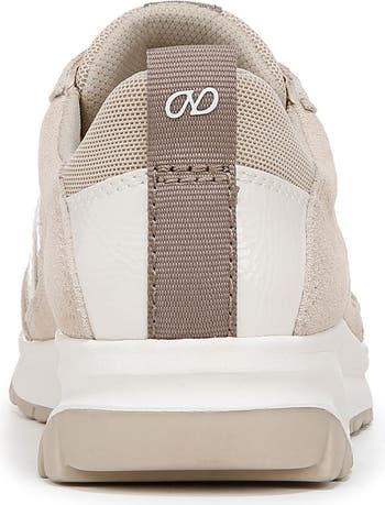 Shay Sneaker