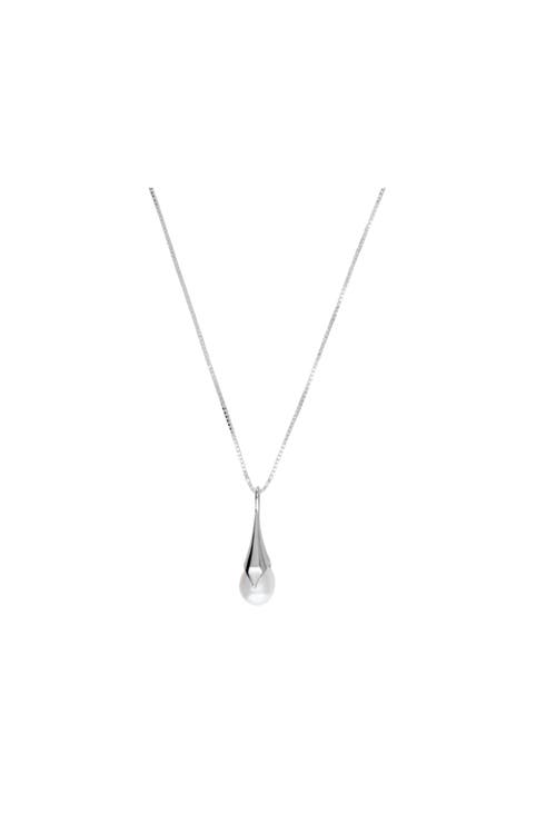 Lucy Quartermaine Royal Pearl Calla Lily Pendant In Metallic