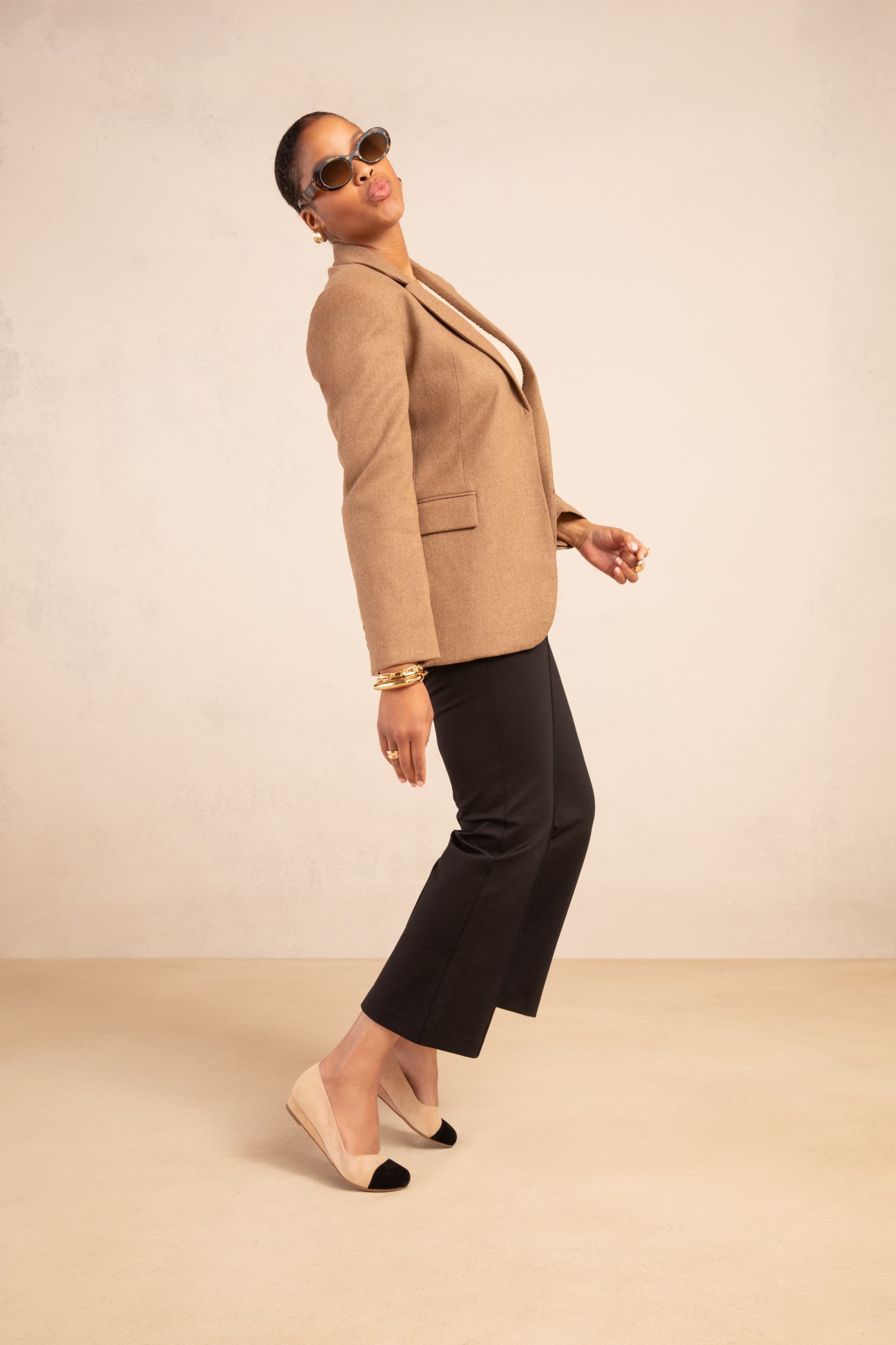Journey Cap Toe Suede Flat, Alternate, color, Sand Tan & Black