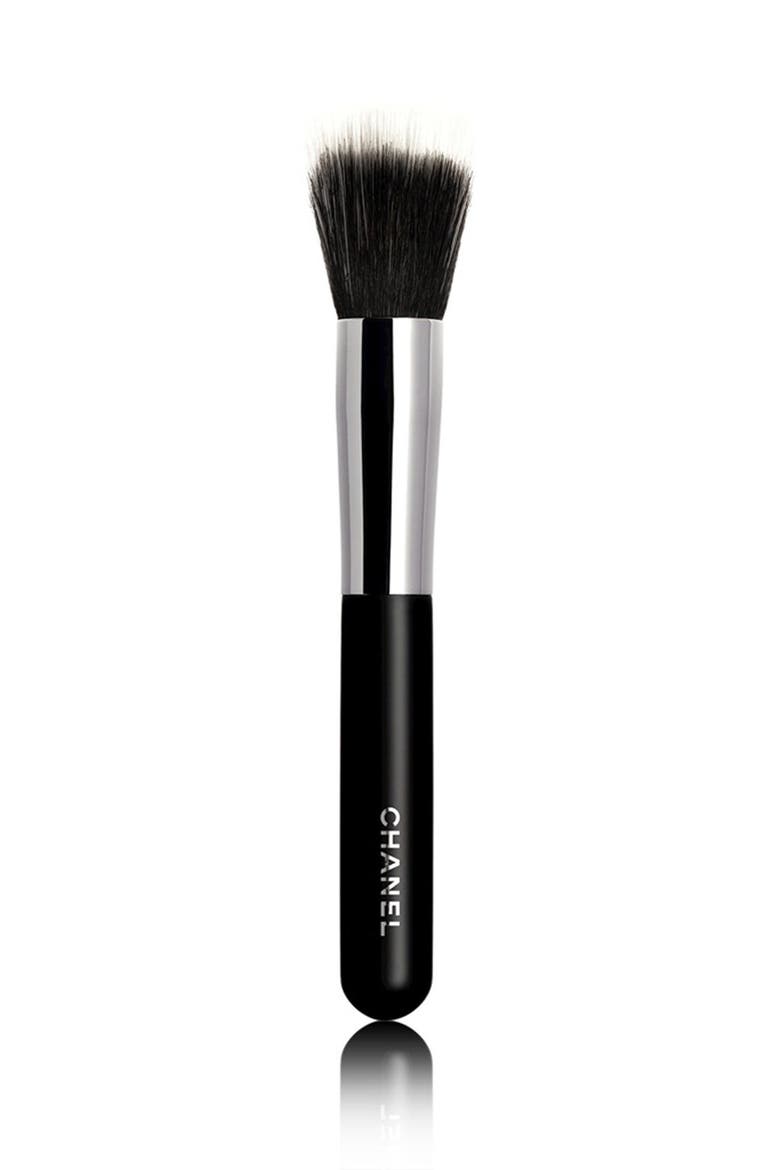PINCEAU FOND DE TEINT ESTOMPE 
Blending Foundation Brush #7, Main, color, NO COLOR