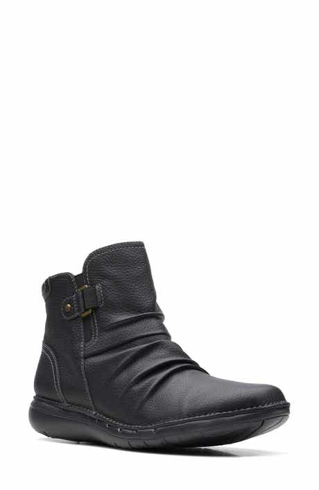 Clarks® Un Loop Top Boot
