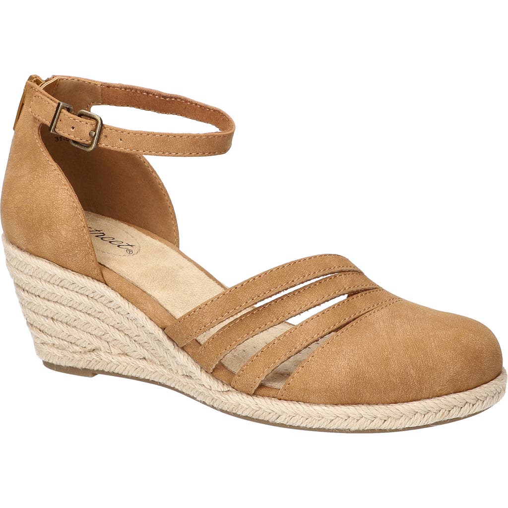 Easy Street Womens Daytona Wedge Sandals In Tan