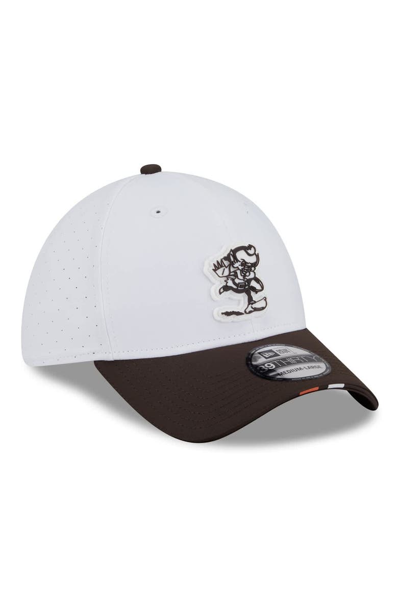 New Era Men's New Era  White/Brown Cleveland Browns 2025 NFL Training Camp Throwback Logo 39THIRTY Flex Hat, Alternate, color, White