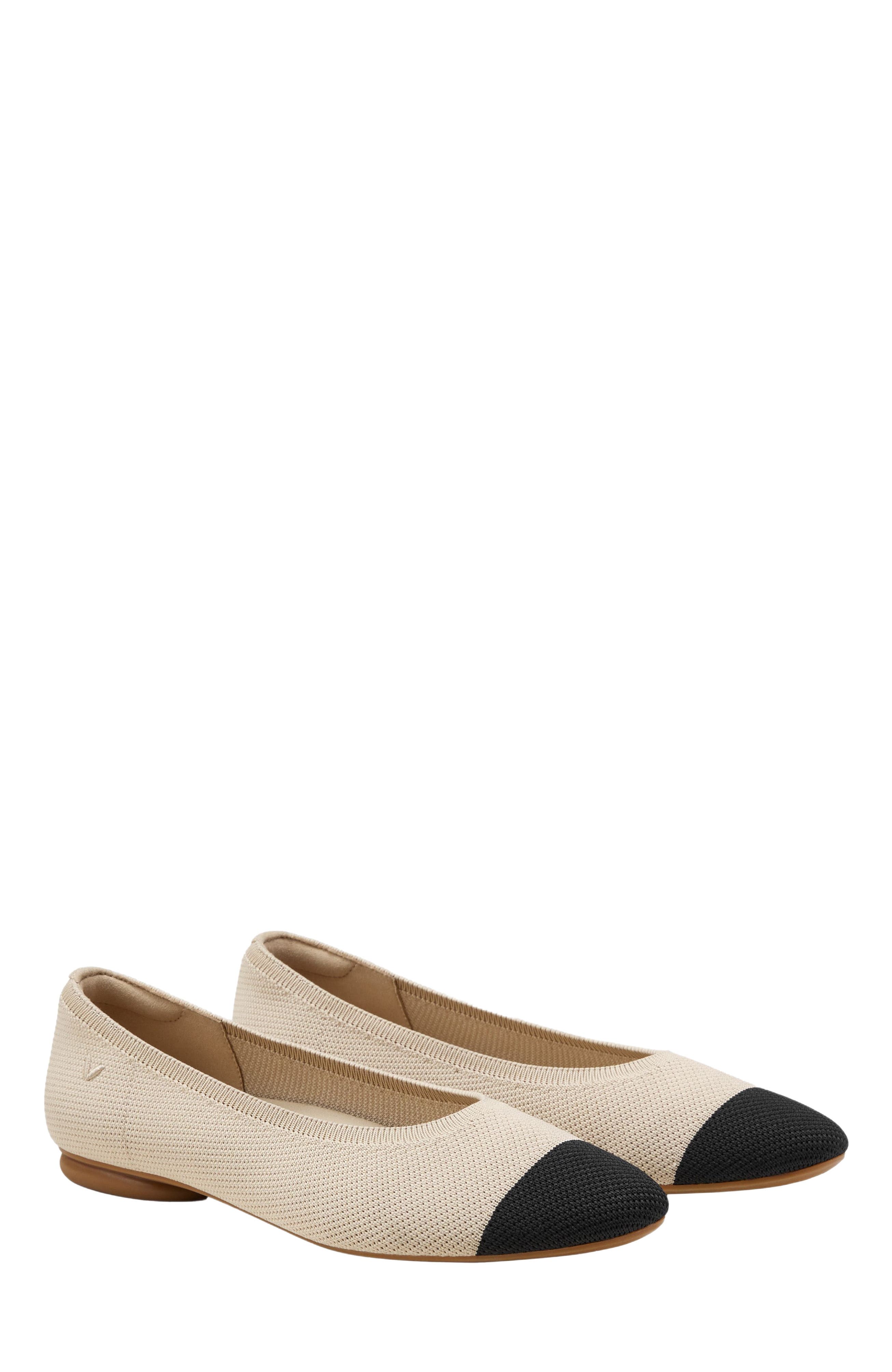 Almond-Toe Ballet Flats
