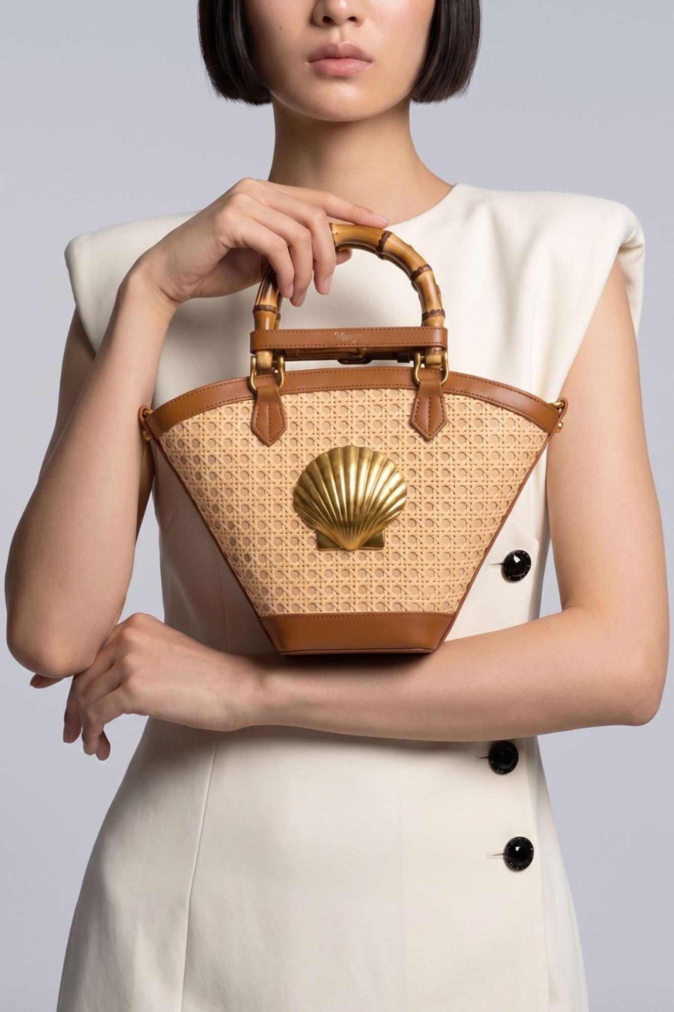 Sconset Scallop Shell, Alternate, color, Cognac