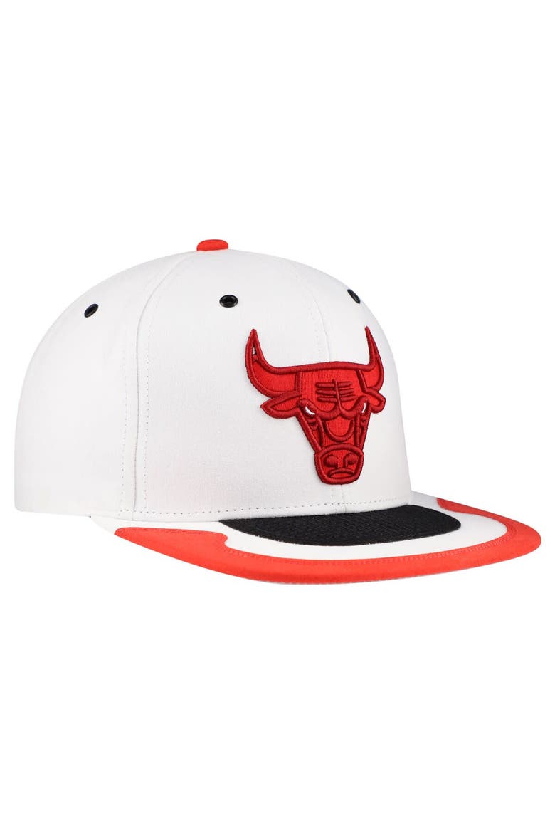 Men's Mitchell & Ness White Chicago Bulls Day 4 Snapback Hat, Alternate, color, White