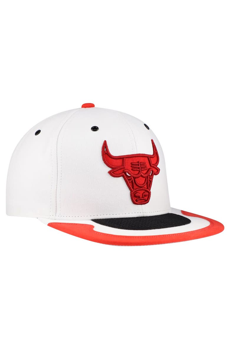 Mitchell & Ness Men's Mitchell & Ness White Chicago Bulls Day 4 Snapback Hat, Alternate, color, White