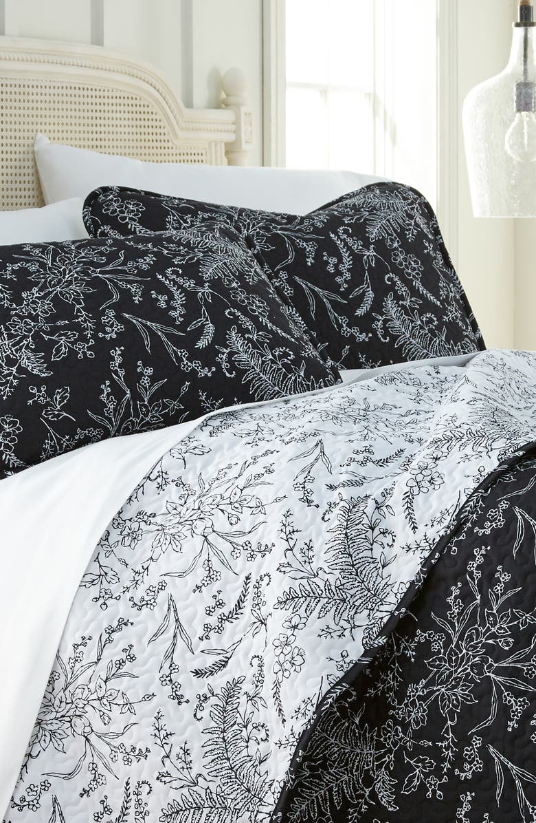SOUTHSHORE FINE LINENS Winter Brush Reversible Quilt Set, Main, color, Black