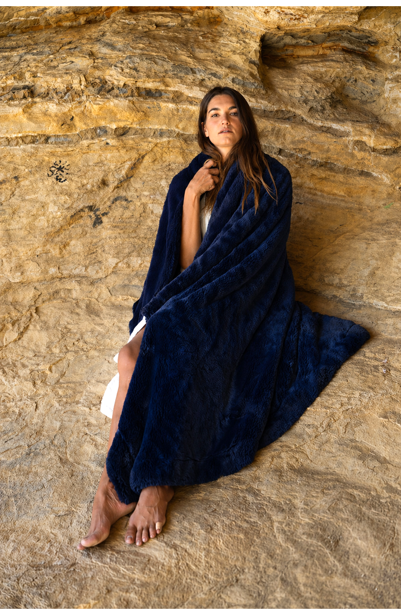 Sea To Me Blankets Carmel, Alternate, color, Midnight Ink