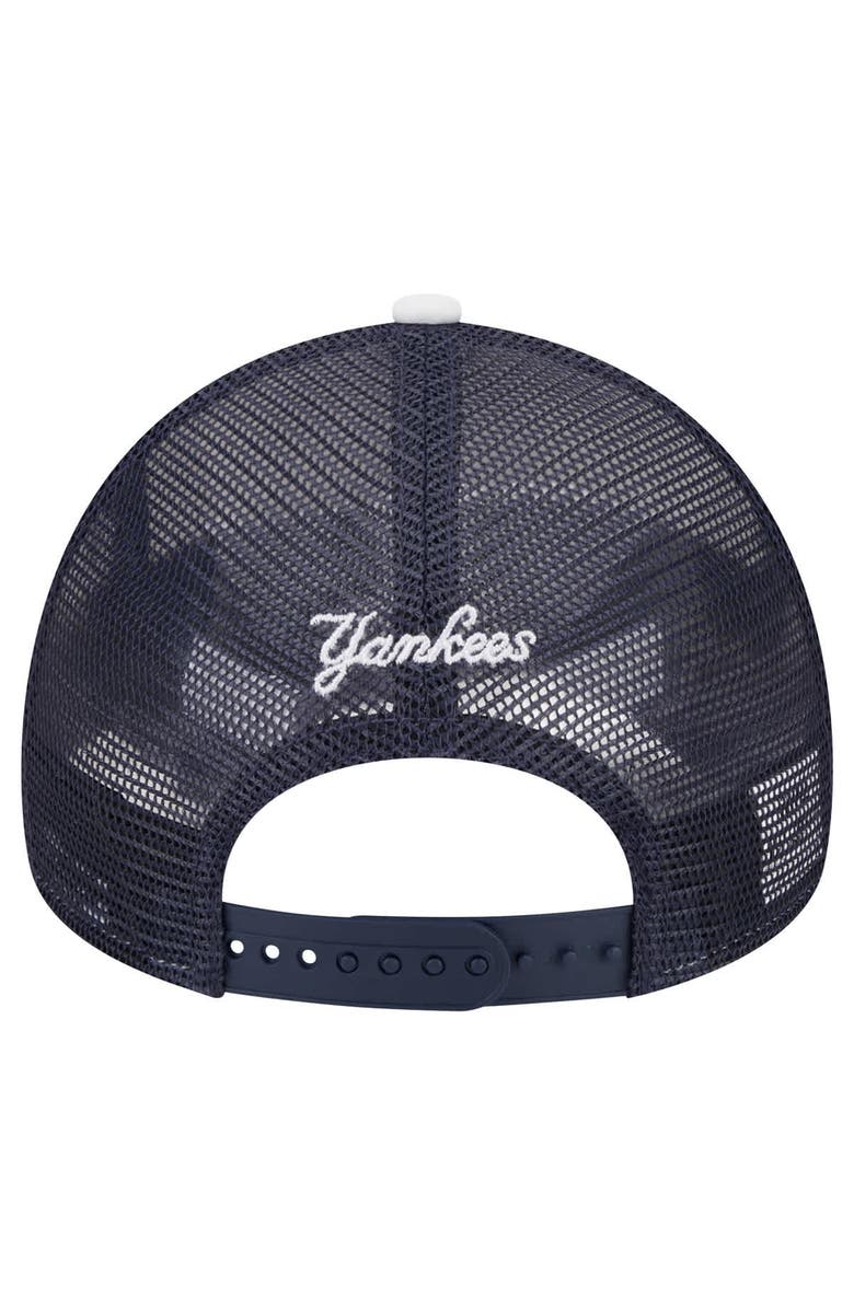 New Era Men's New Era White/Navy New York Yankees Spring Training Circle Foam A-Frame 9FORTY Trucker Adjustable Hat, Alternate, color,