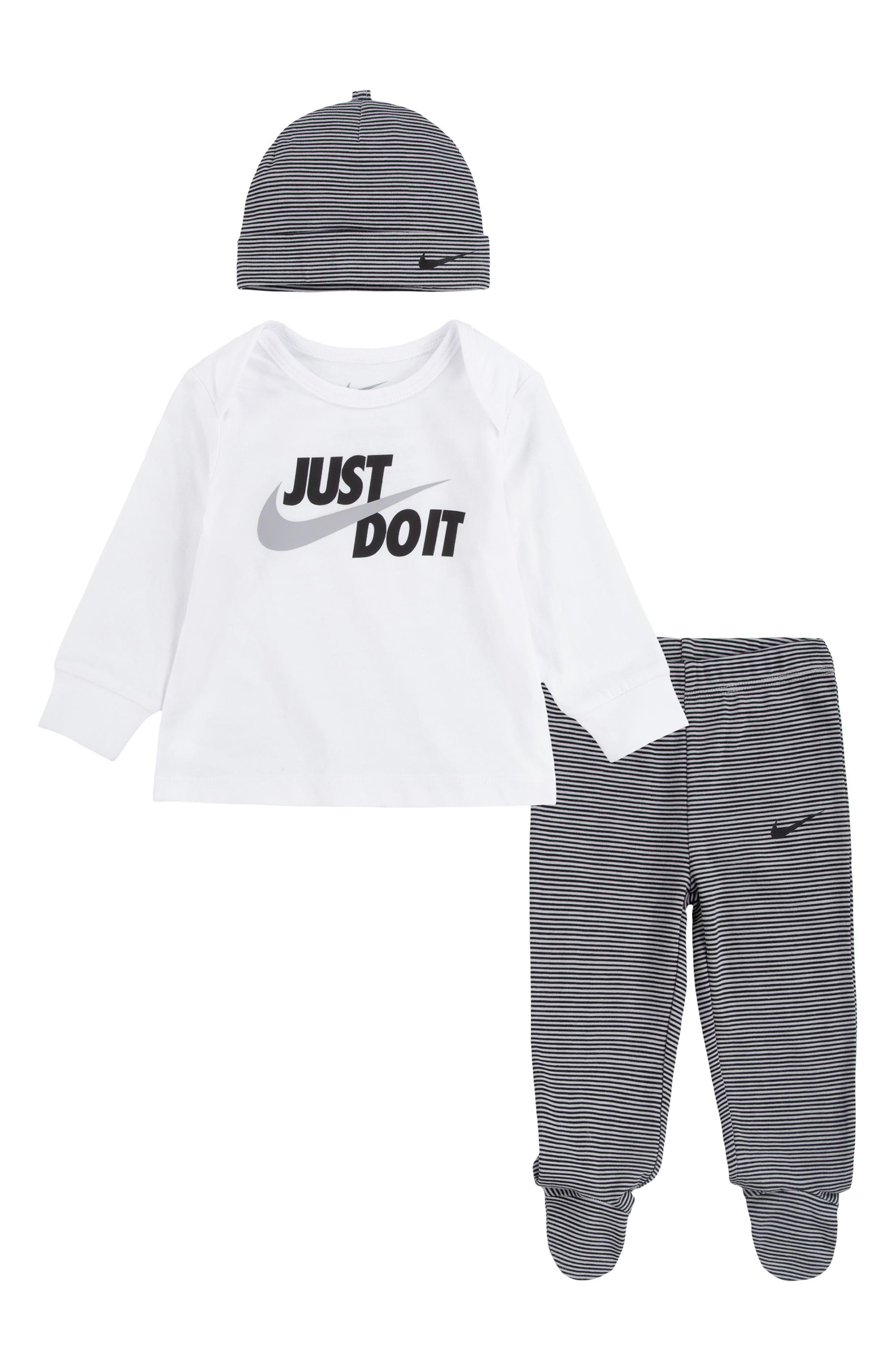 Nike Swoosh 3-Piece Set