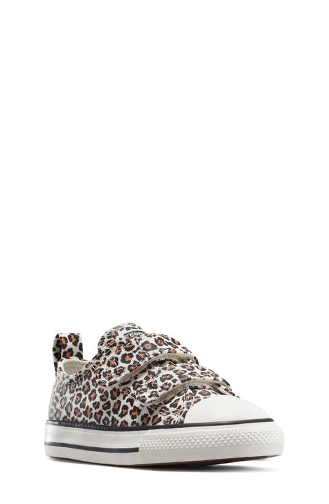 Kids' Chuck Taylor® All Star® 2V Sneaker (Baby, Walker & Toddler)