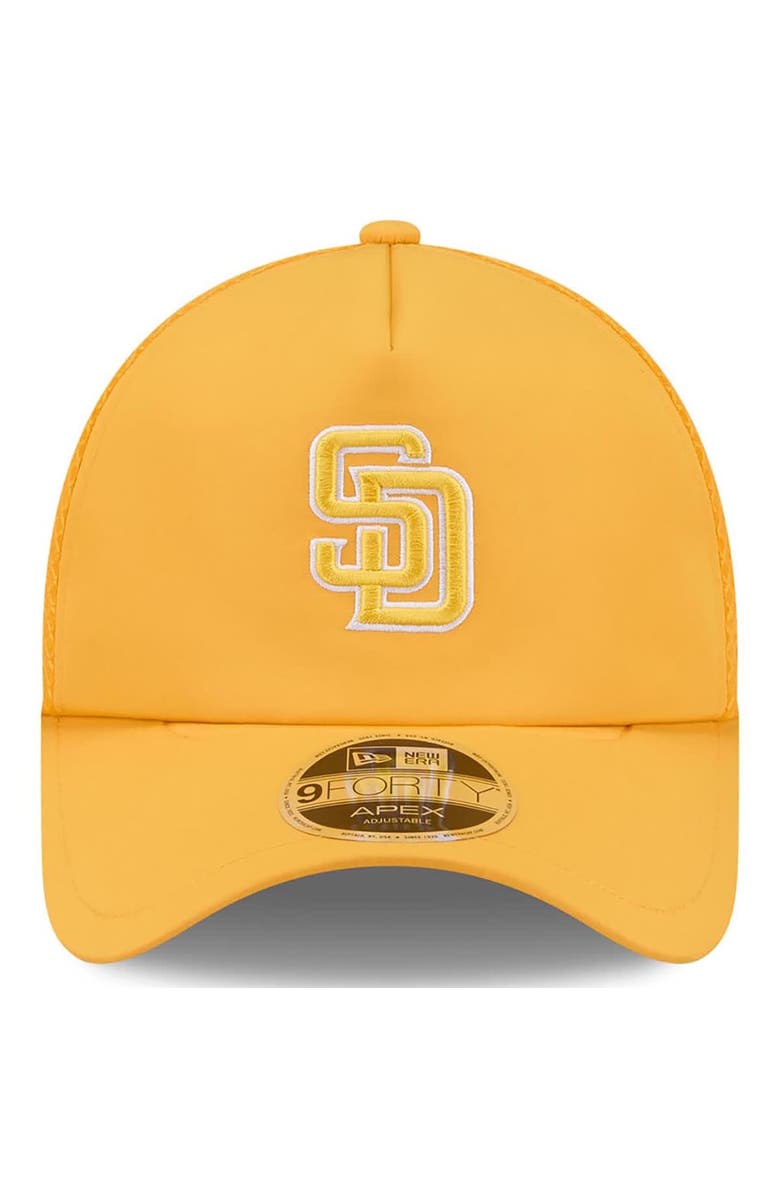 New Era Men's New Era Gold San Diego Padres 2026 Batting Practice Apex 9FORTY Adjustable Trucker Hat, Alternate, color, Gold