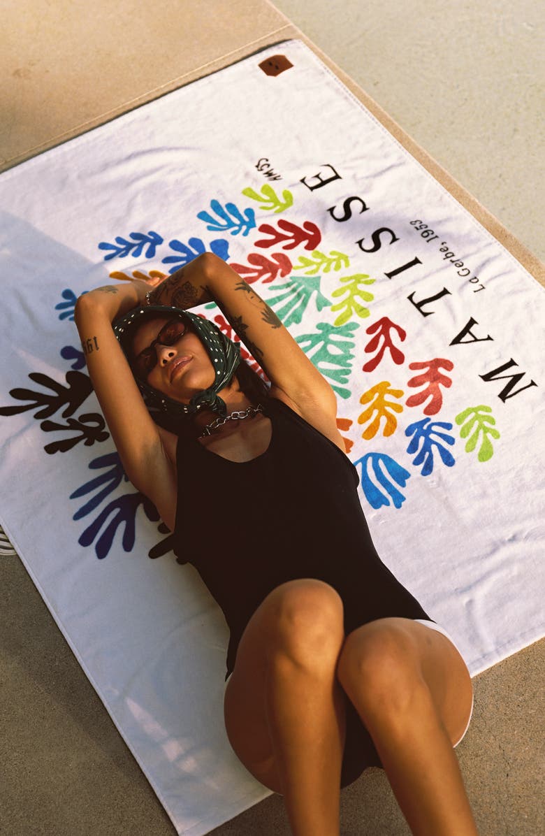 Slowtide La Gerbe Beach Towel, Alternate, color, White Multi