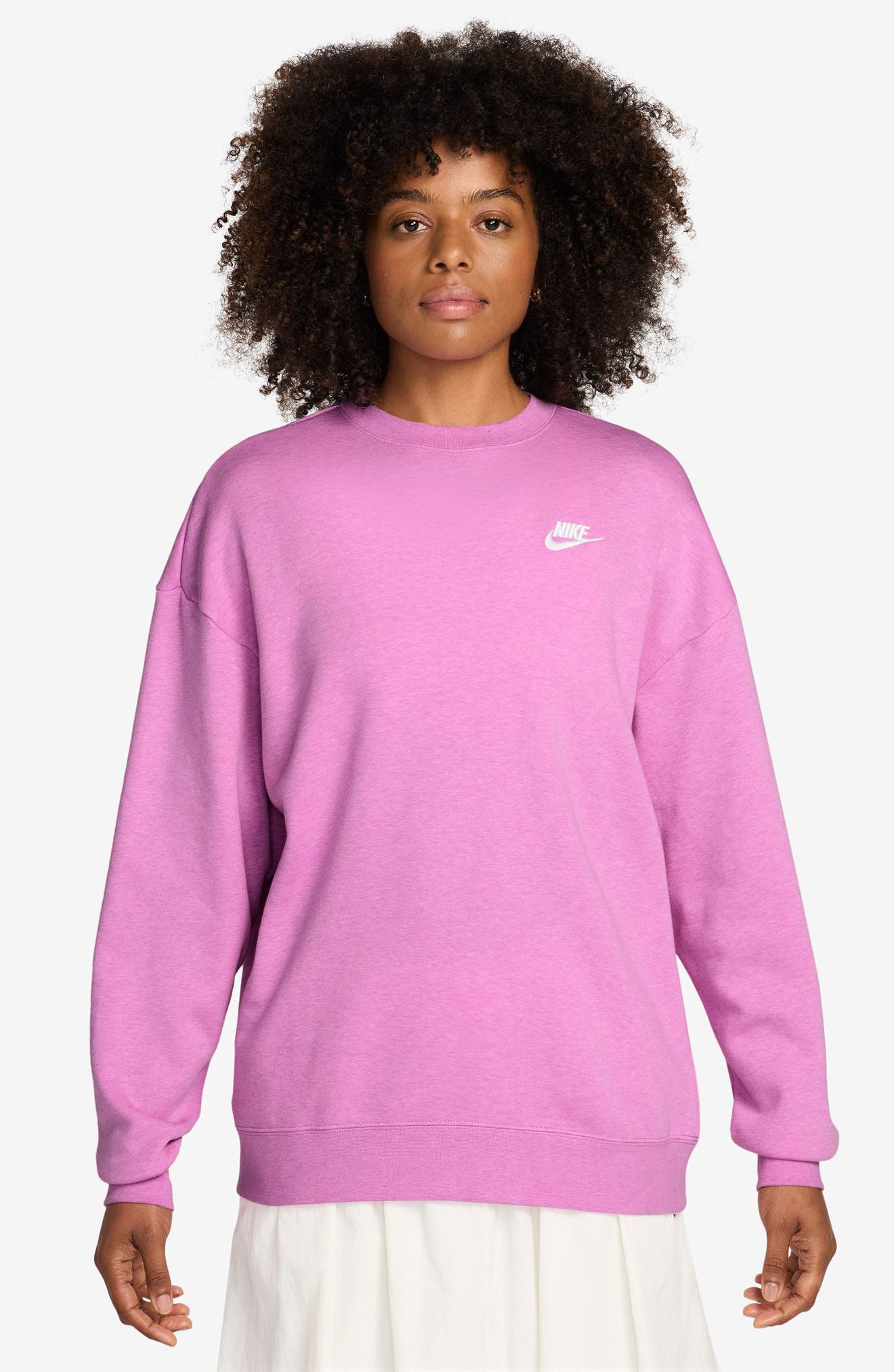 Nike Club Fleece Loose Fit Crewneck Sweatshirt