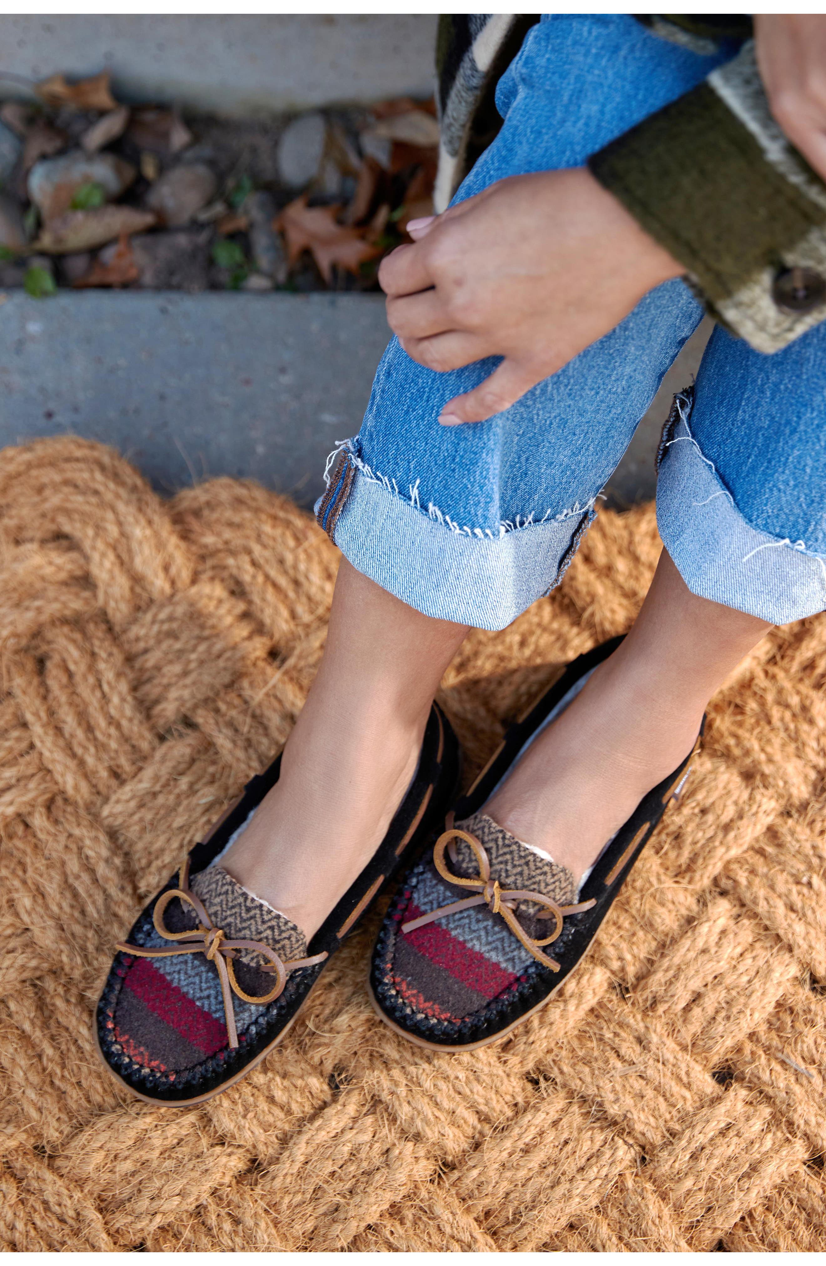 Minnetonka Tilia Faux Fur Lined Slipper, Alternate, color, Black Multi