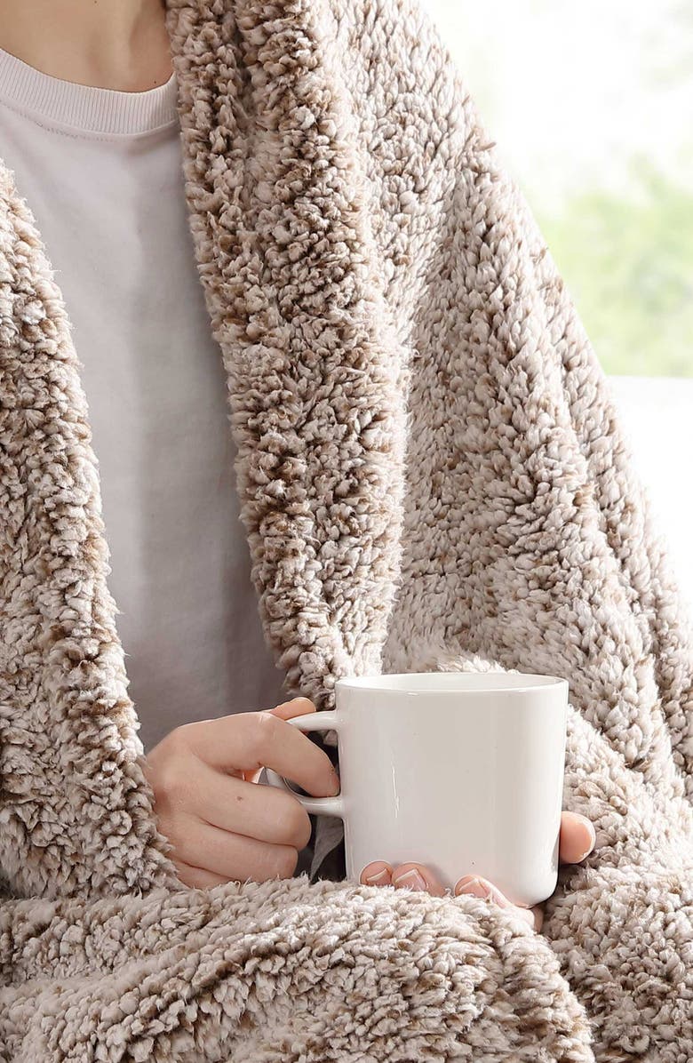 Eddie Bauer Lookout Mountain Tipped Faux Shearling Heated Blanket, Alternate, color, Dark Brown