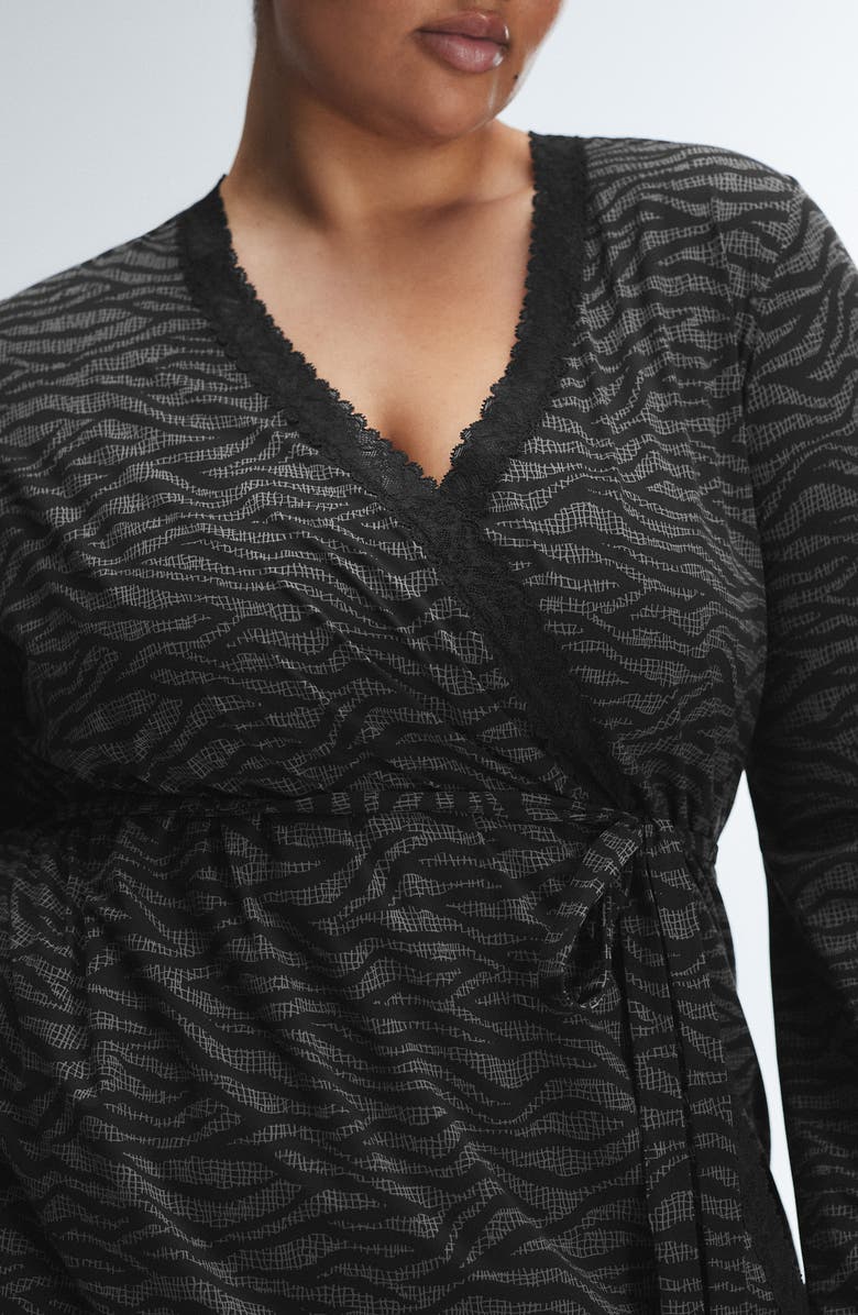 SAVAGE X FENTY Snug Hug Short Robe, Alternate, color, Black Caviar Tiger Stripe Text