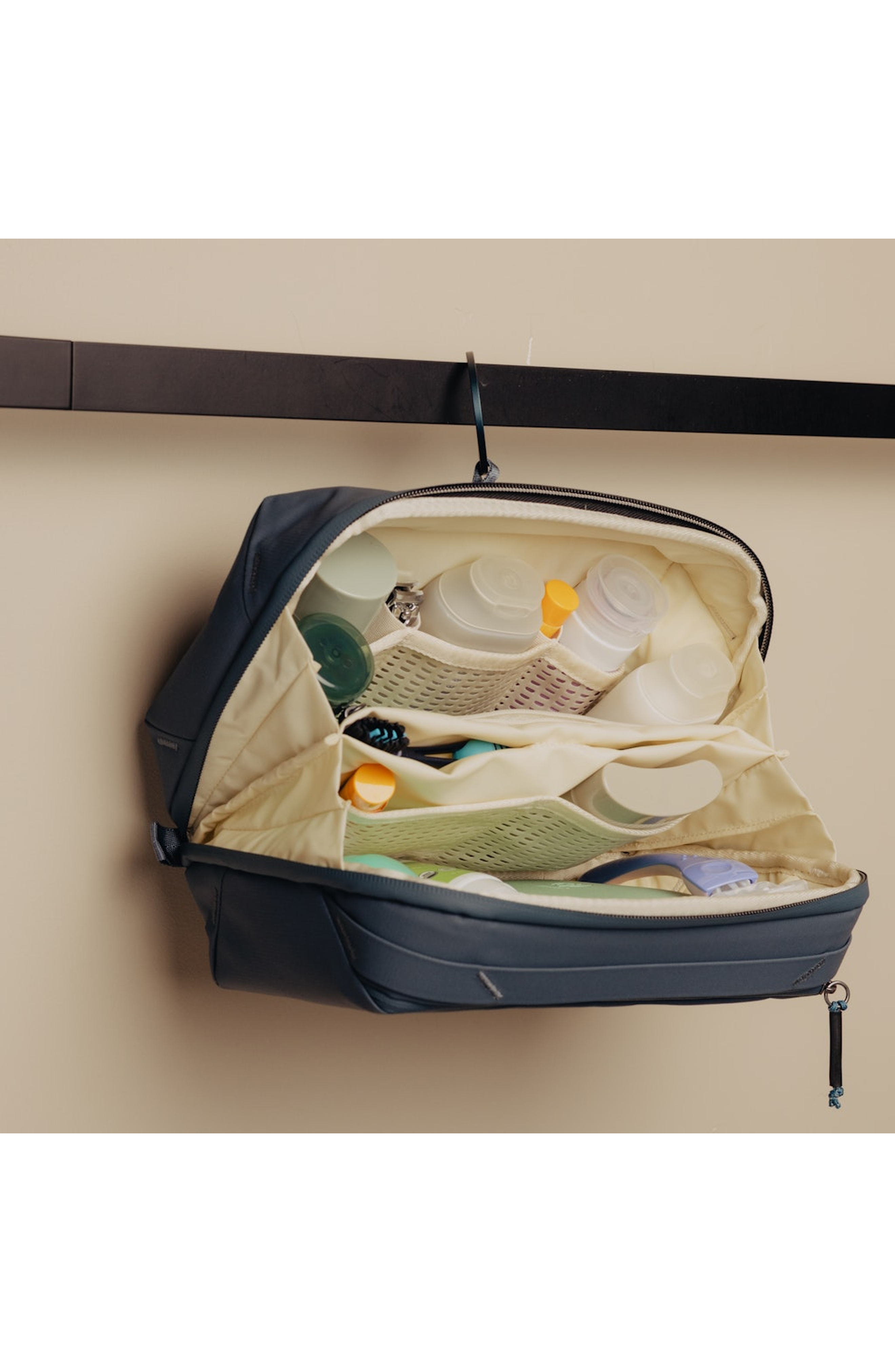 Wash Pouch, Alternate, color, Ocean