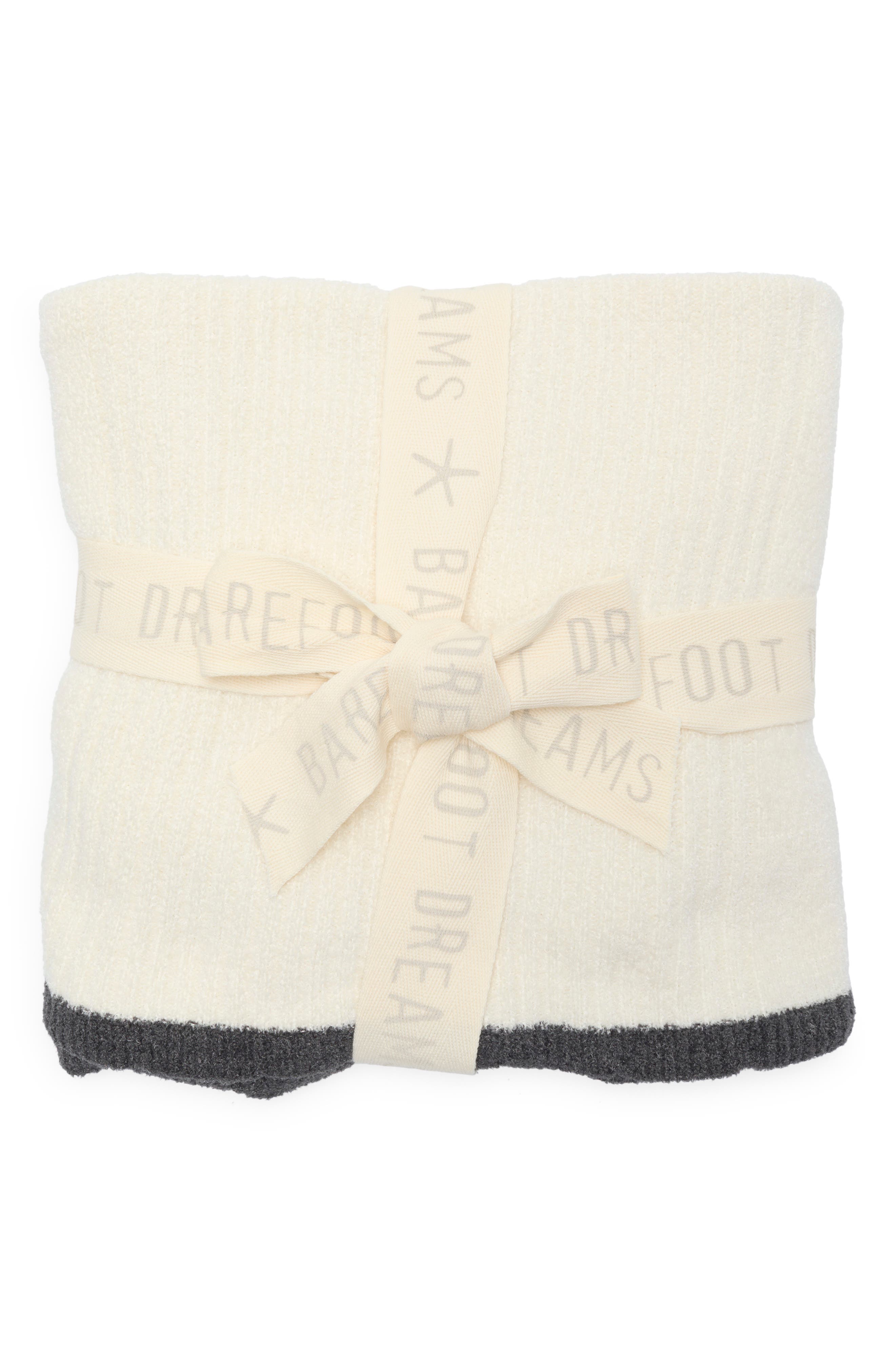 Scalloped Stroller Blanket