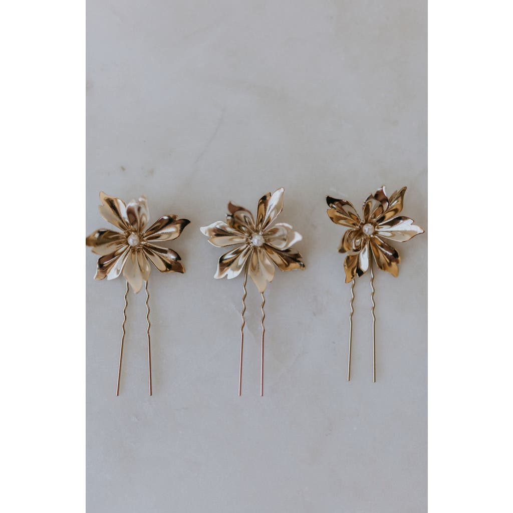 Untamed Petals Comet Pearl Pins In Gold