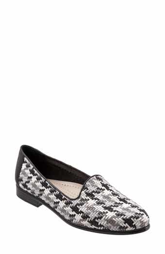 Liz Flat
