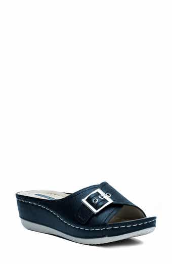 GC SHOES Justina Buckle Wedge Sandal