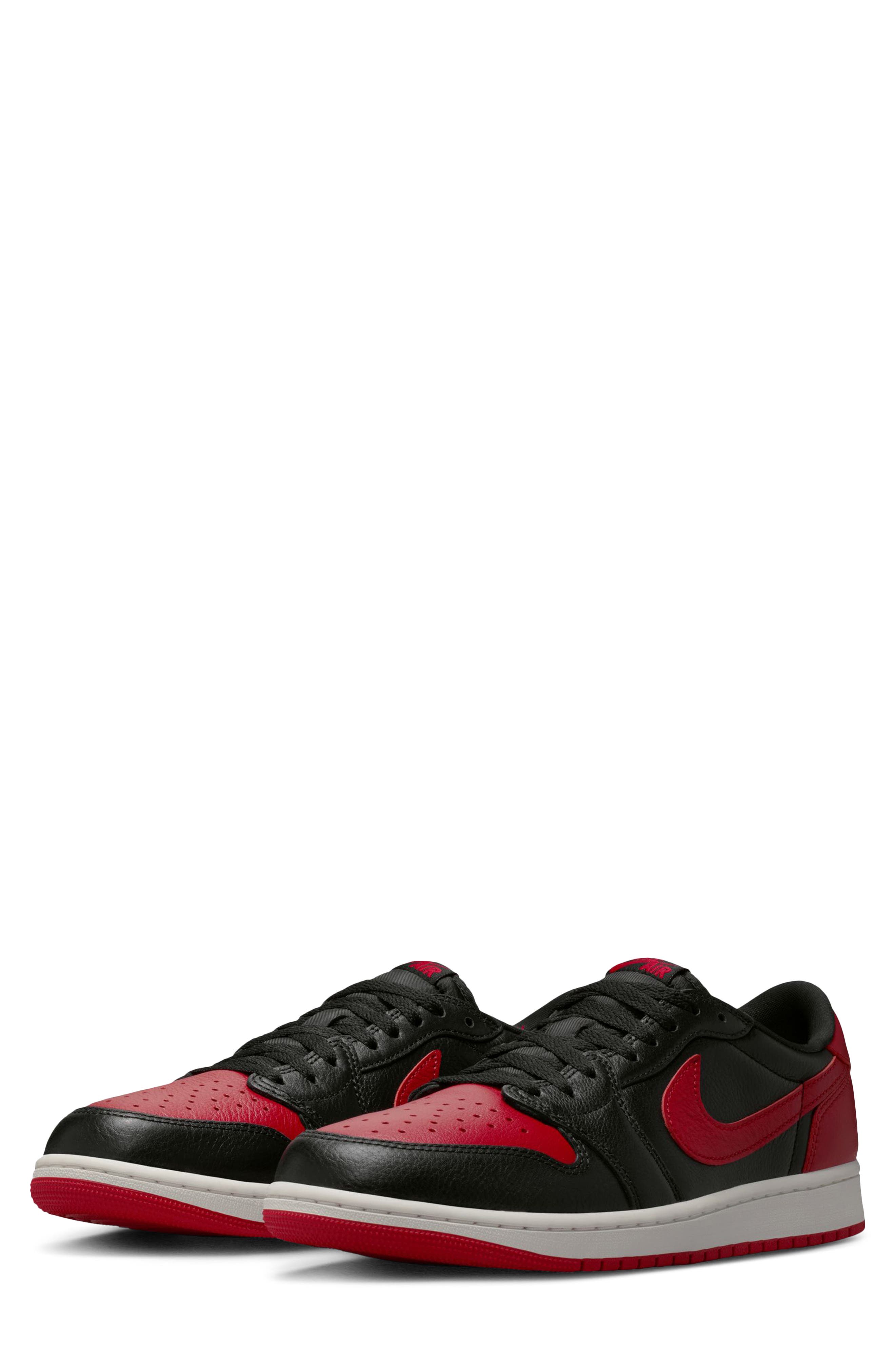 Jordan Air Jordan 1 Retro Low OG Basketball Sneaker, Main, color, 