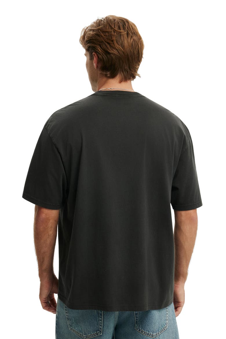 Men's Everyday Fit Music T-Shirt, Alternate, color, Washed Black  Queens Of The