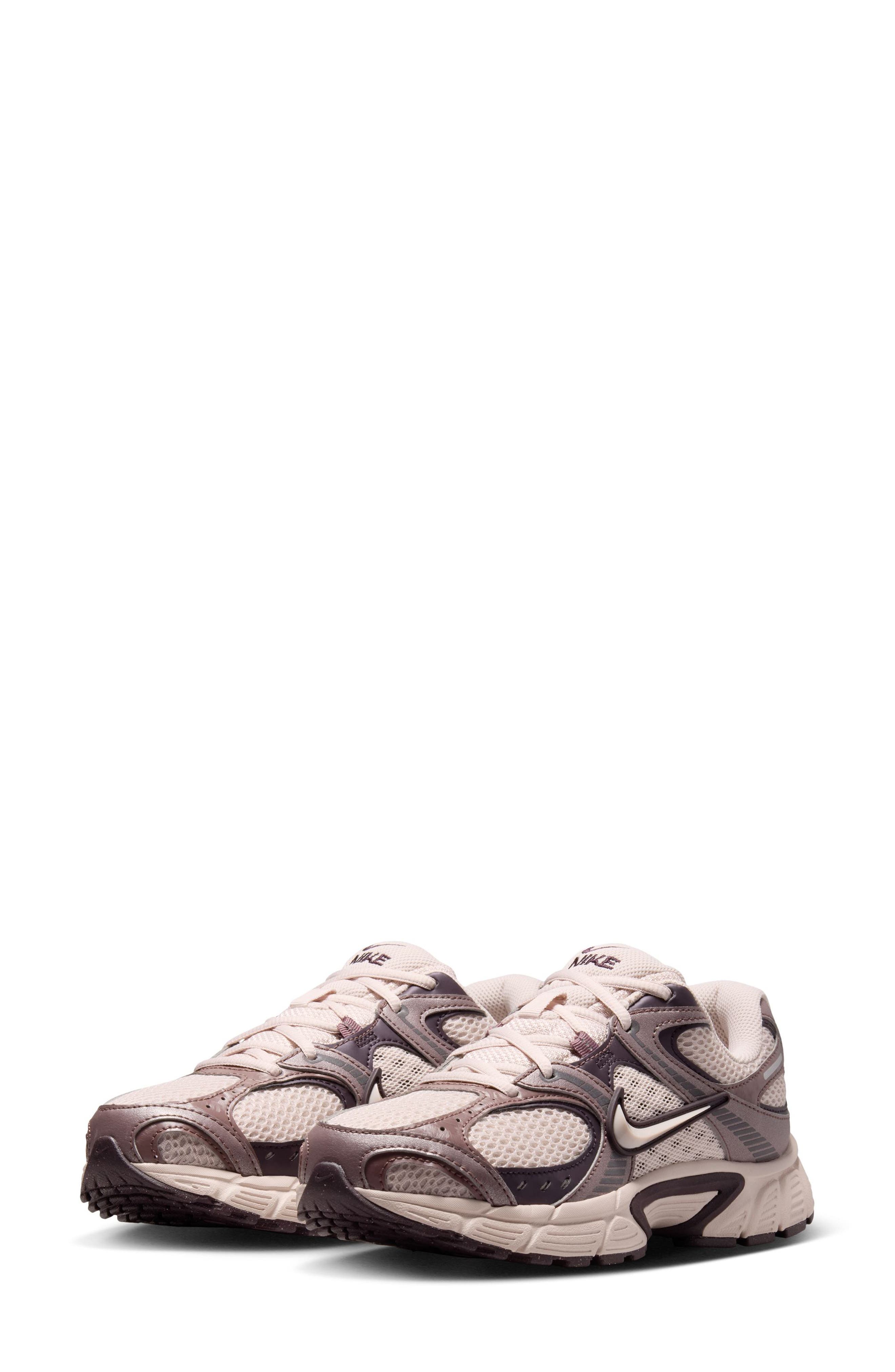 Nike V5 Runner Sneaker