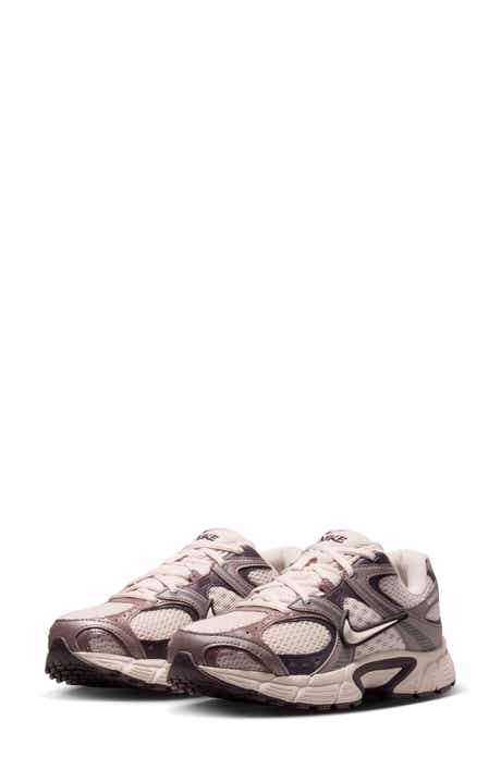 Nike V5 Runner Sneaker