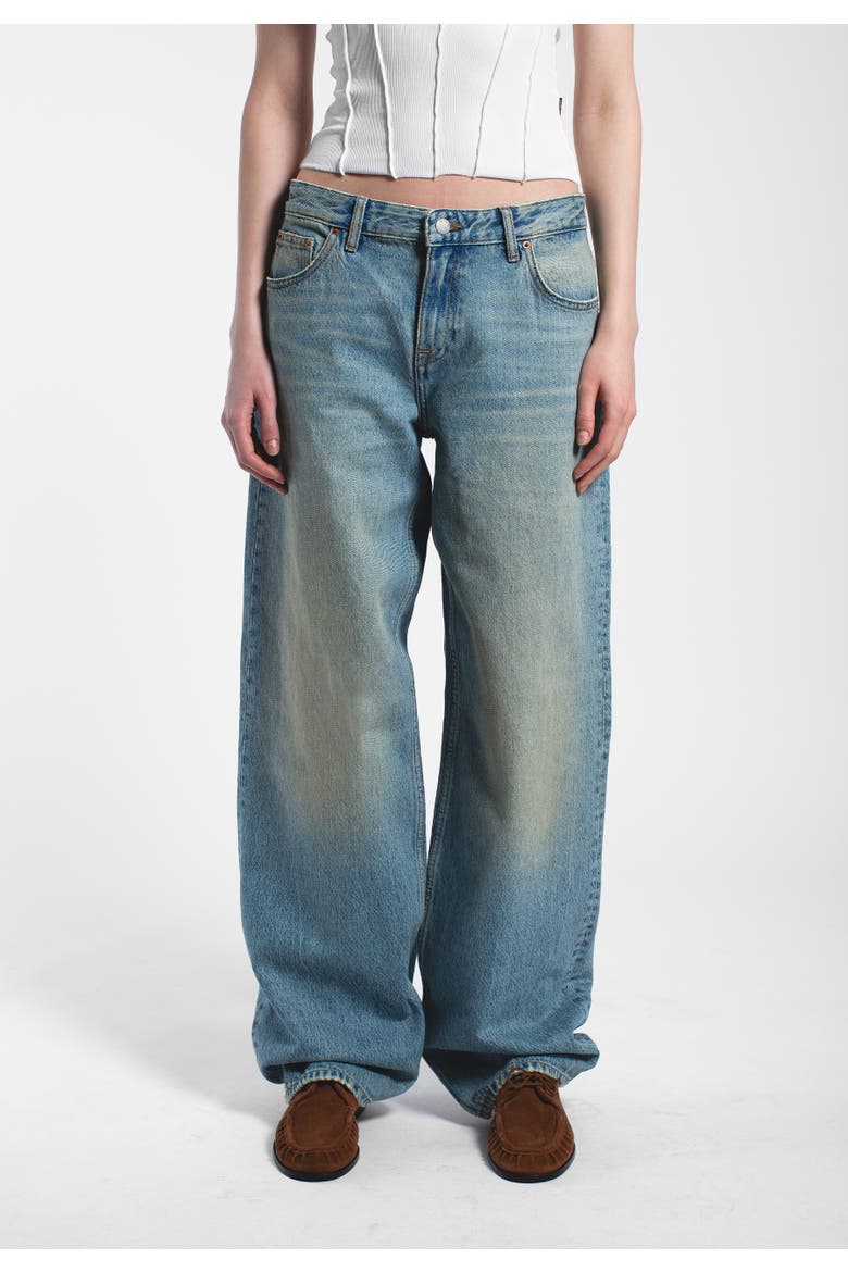 Hill Low Relaxed Jeans, Alternate, color, Stream Sky Aged