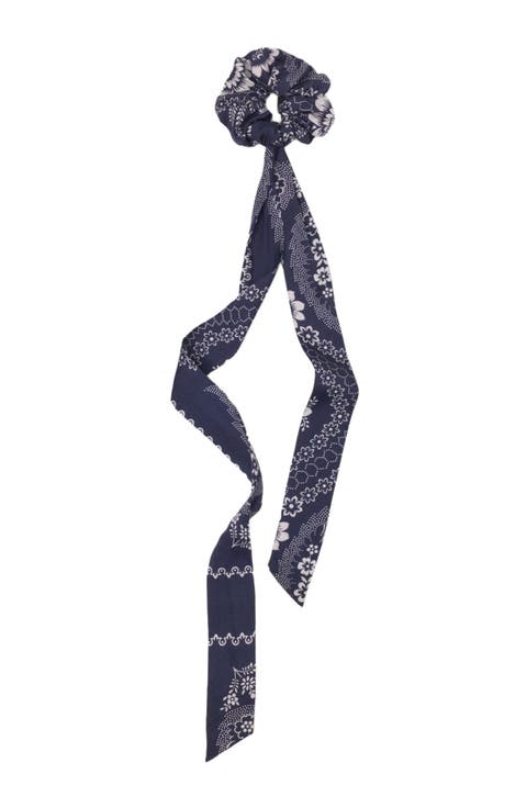 Printed scrunchie with twill