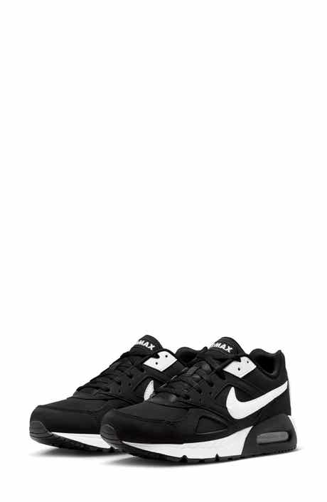 Air Max IVO Sneaker