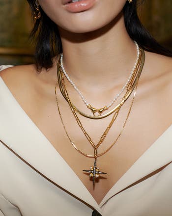 【MISSOMA】HARRIS REED SHORT IN GOOD HANDS PEARL NECKLACE Harris Reed In Good Hands Pearl Necklace | Silver Plated