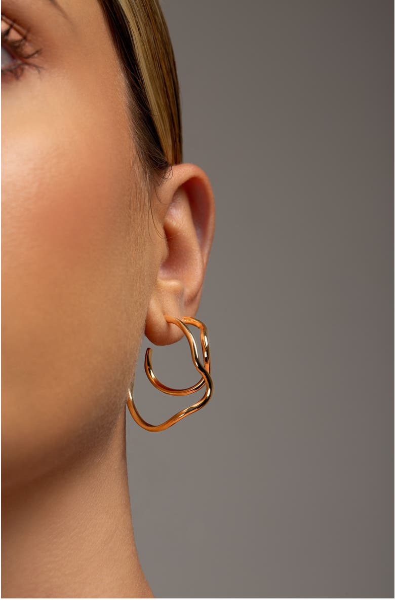 PIERETTI Noele wave hoops earrings medium, Alternate, color, Gold Plate