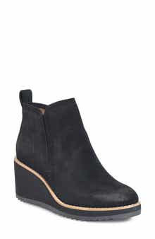 Söfft Emeree Water Resistant Wedge Bootie