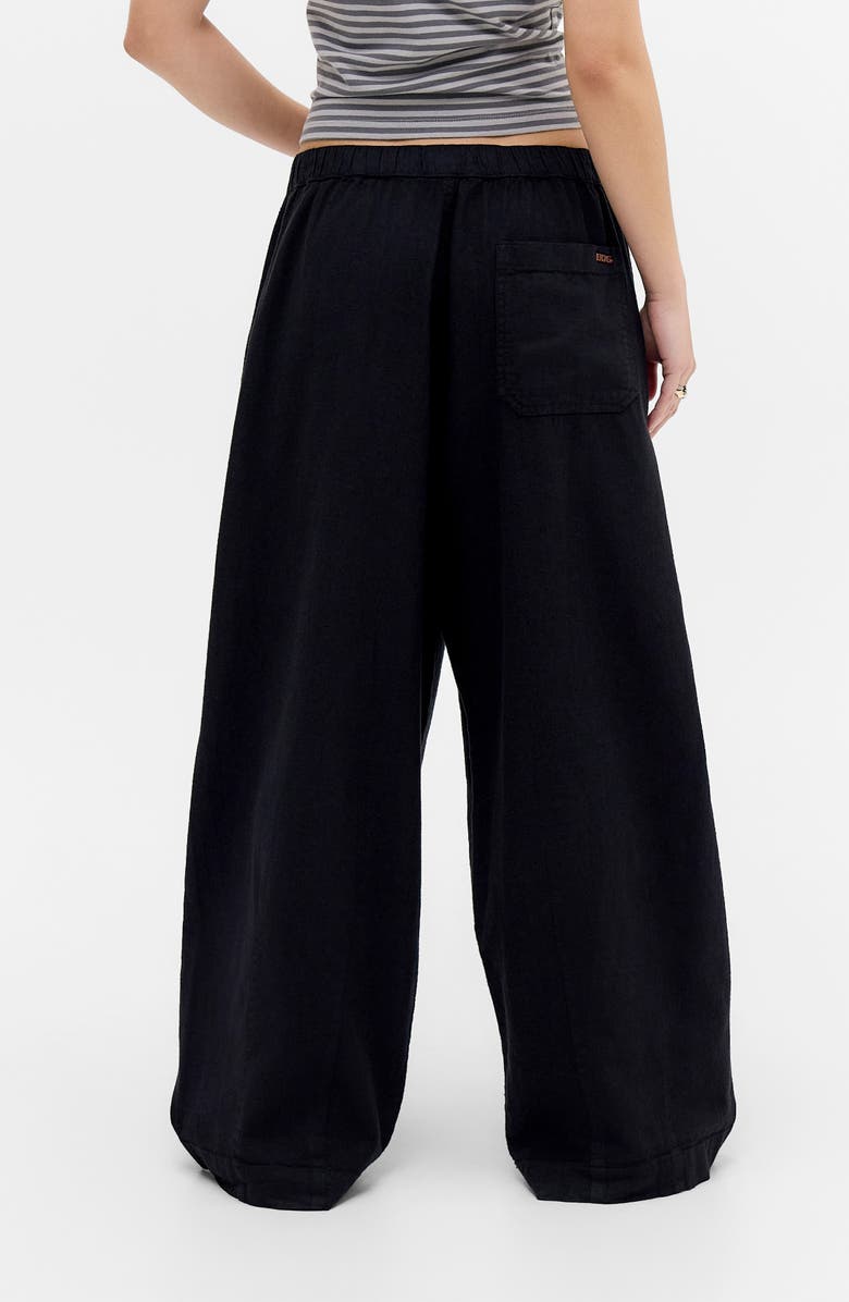 BDG Urban Outfitters Bobbi Pleated Linen Cocoon Pants, Alternate, color, Black