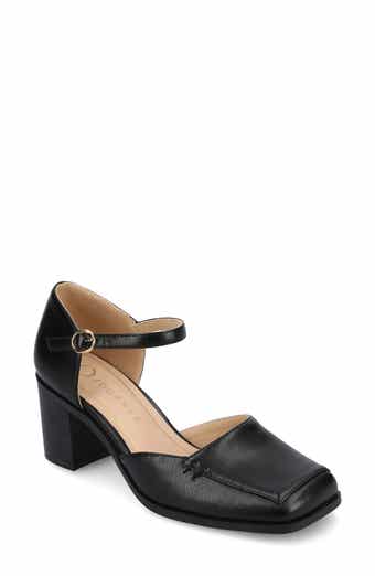 Journee Collection Evangeline Block Heel Pump