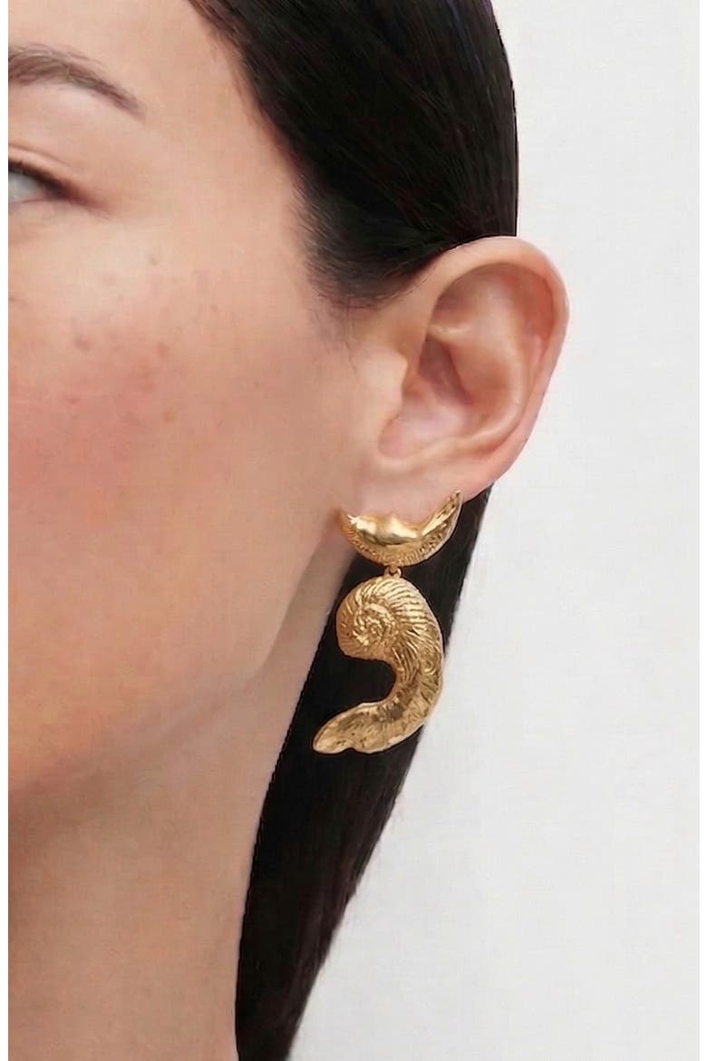 Vechi Shell Earrings in Gold, Alternate, color, Gold